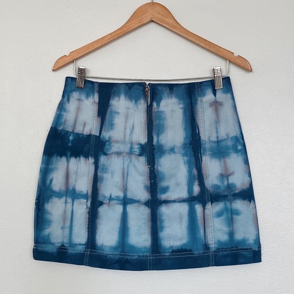 The Adri Mini Skirt - Picture 2 of 4